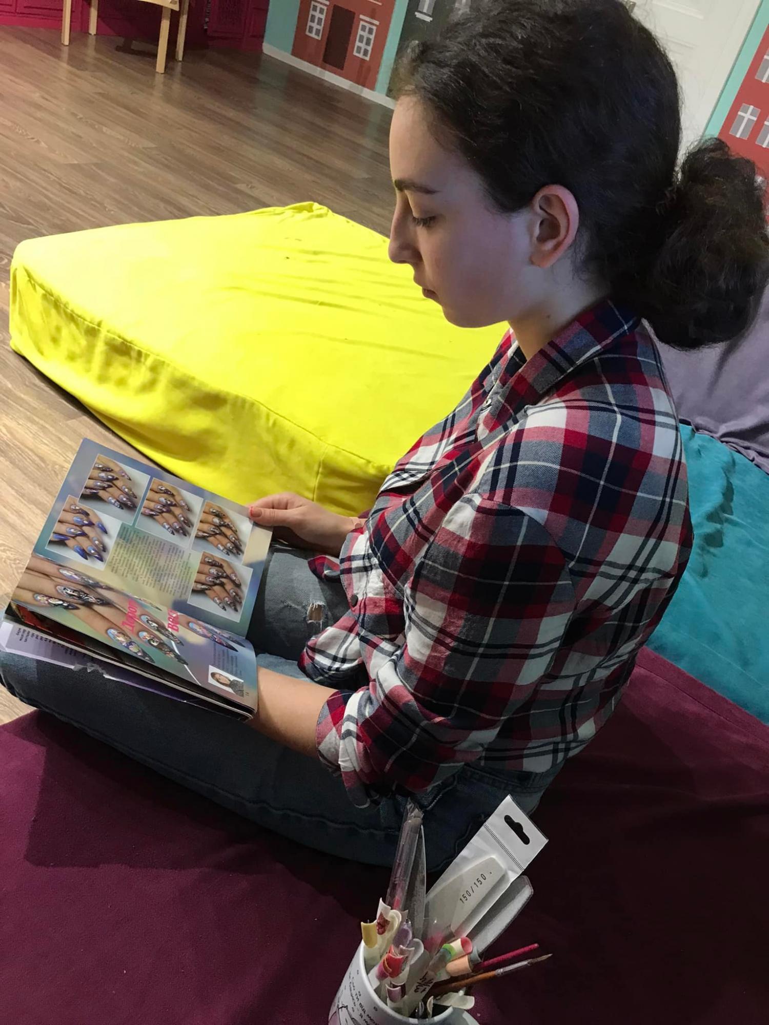 17-річну вагітну українку виставили на вулицю: історія важкої долі дівчини