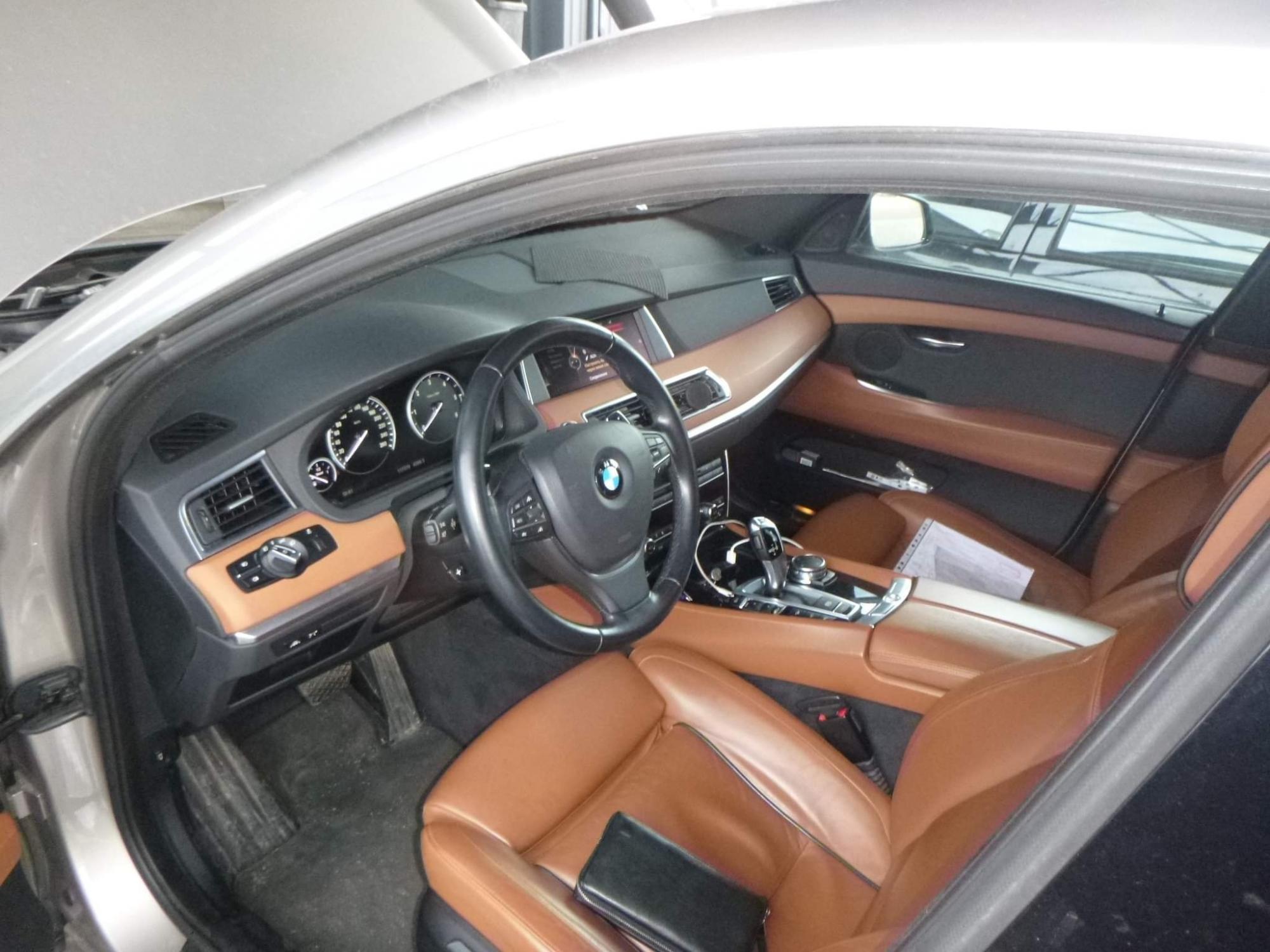 Мужчина пригнал в Украину спортивную "евробляху", которую разыскивают по всему миру (фото)