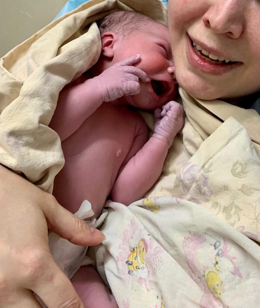 "Жизнь идет, и нас никто не одолеет!" В Херсоне в бомбоубежище родилось двое малышей