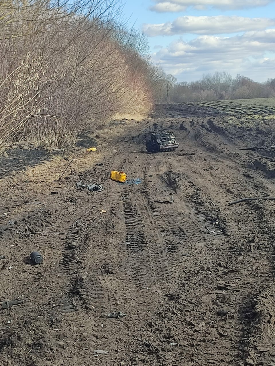 Под Прилуками ВСУ уничтожили вражескую колонну и пополнили свой автопарк российским "Ураганом"
