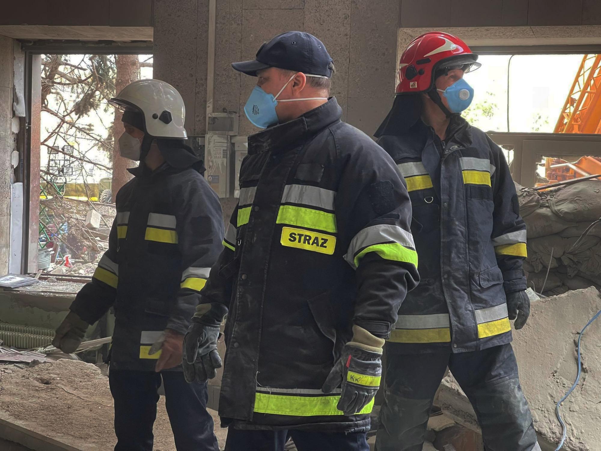 Кількість загиблих від ракетного удару по будівлі Миколаївської ОДА зросла до 15 людей