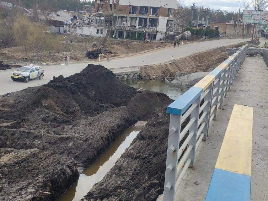 Біля Гостомеля відкрили переправу: хто по ній може їздити і як вона виглядає (фото)