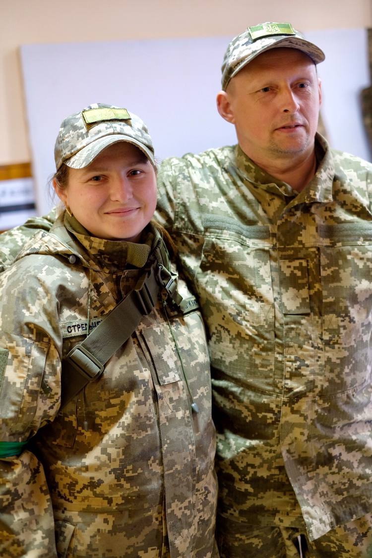 "Почему ревешь? Замуж хочу": Наталья расписалась и отправилась на фронт с мужем и отцом