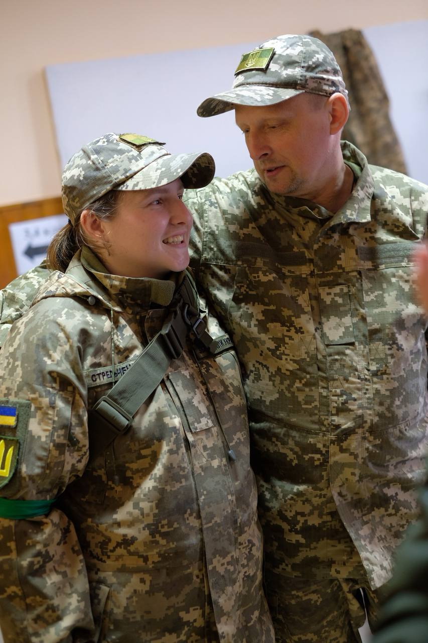 "Почему ревешь? Замуж хочу": Наталья расписалась и отправилась на фронт с мужем и отцом