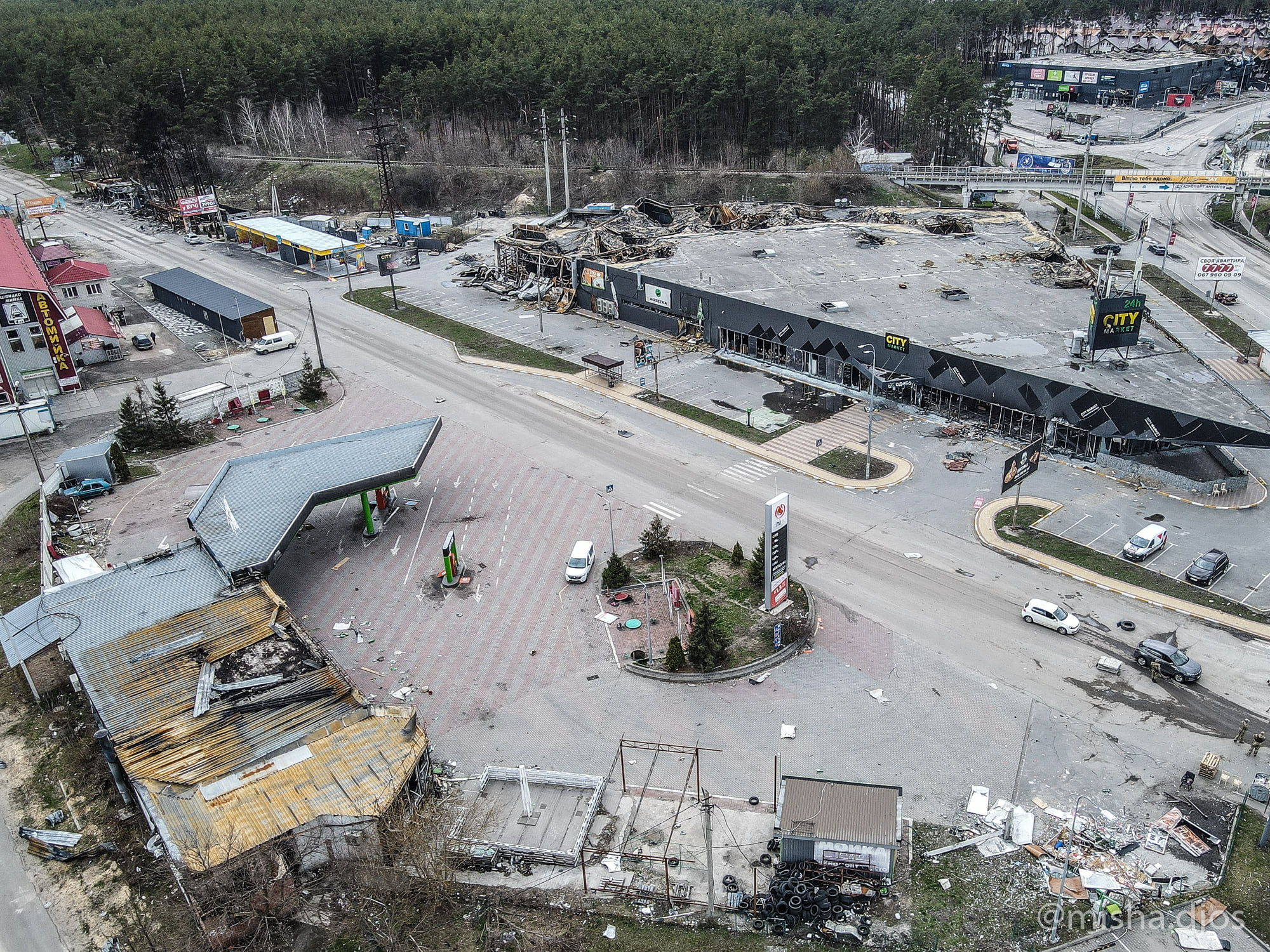 Зруйнований Ірпінь показали з висоти пташиного польоту (фоторепортаж)