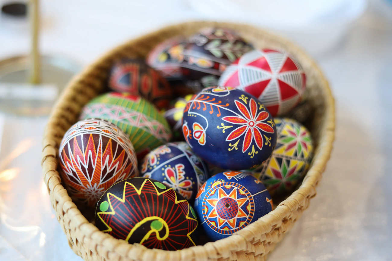 Дети после оккупации и бомбардировок создали писанки к Пасхе: посмотрите на эти фото