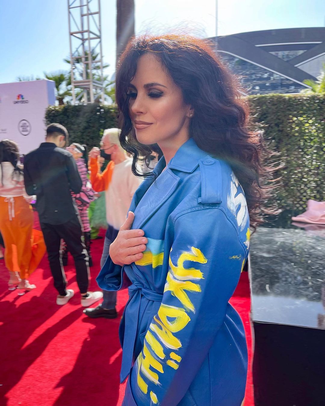 Сине-желтые сердца: невероятные патриотические платья украинских звезд, которые завораживают