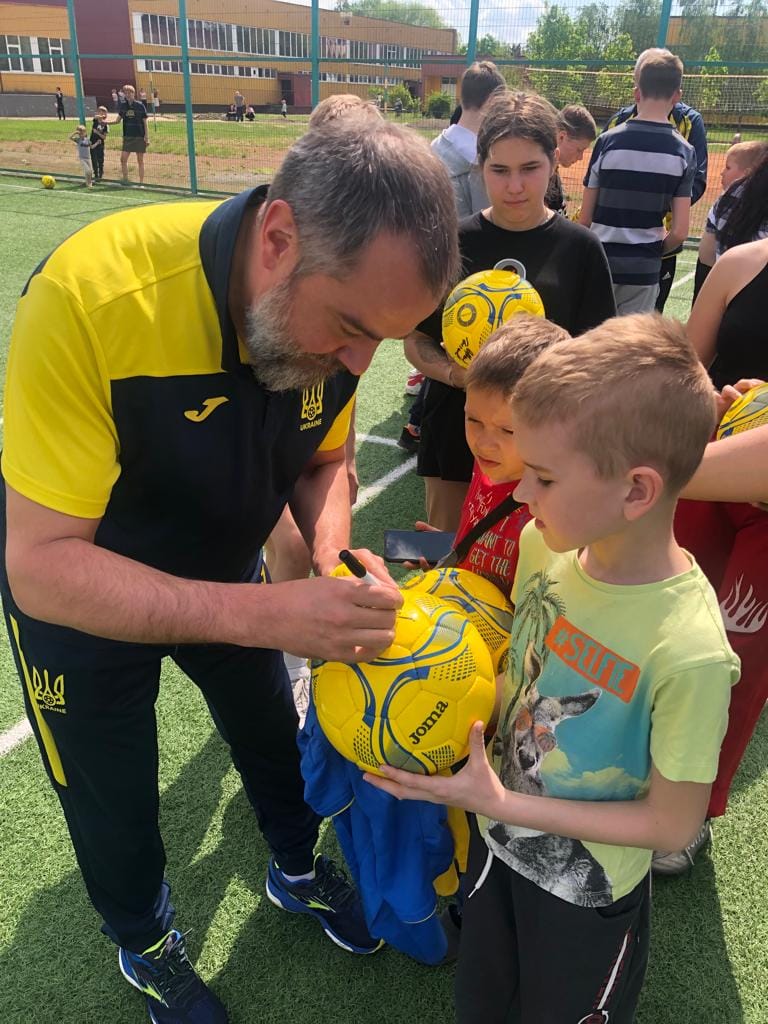 Сборная Украины по футболу представила лимитированную коллекцию новой формы: как она выглядит