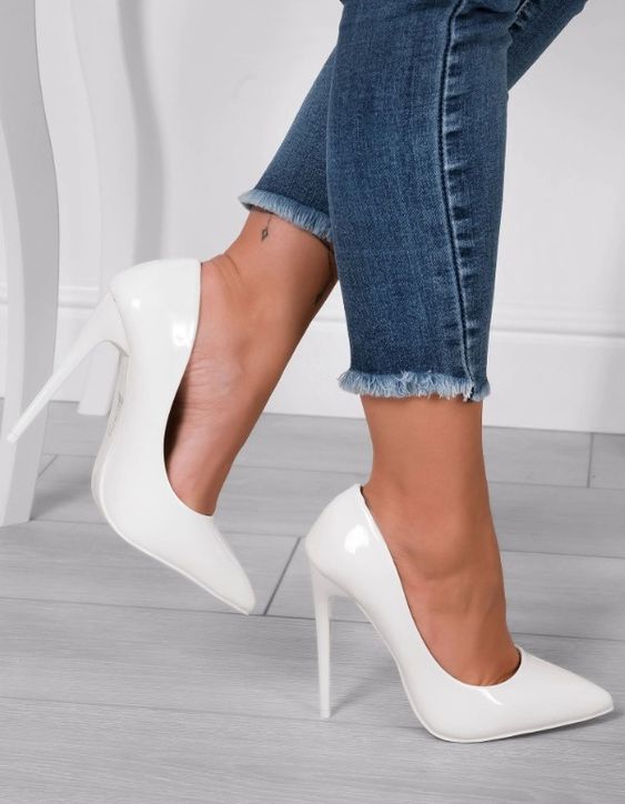 Такий одяг краще не носити після 40 років, якщо хочете мати стильний вигляд