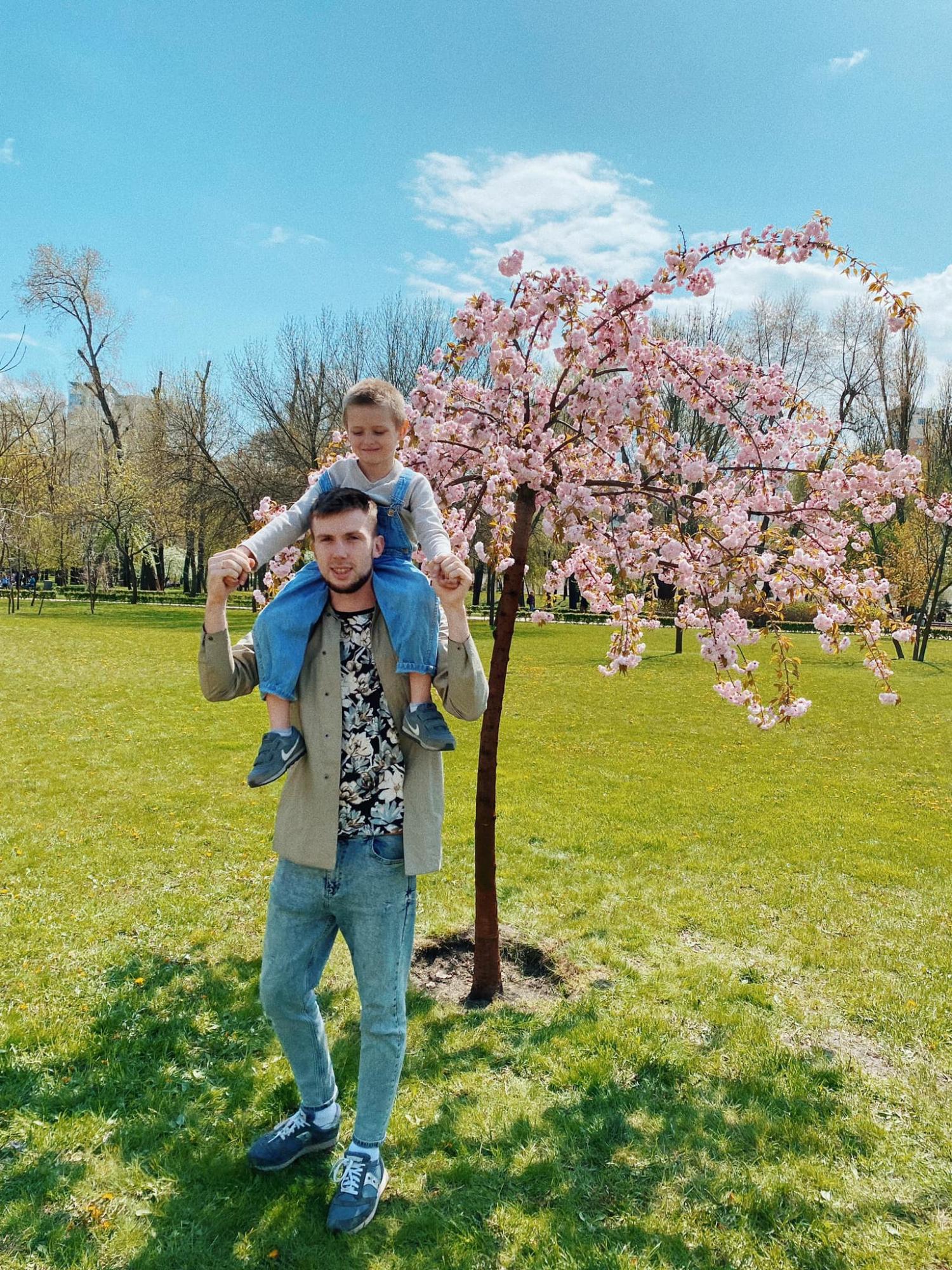 Был настолько голоден, что ел свои игрушки: 6-летний мальчик, потерявший родителей в Мариуполе, нашел новую семью