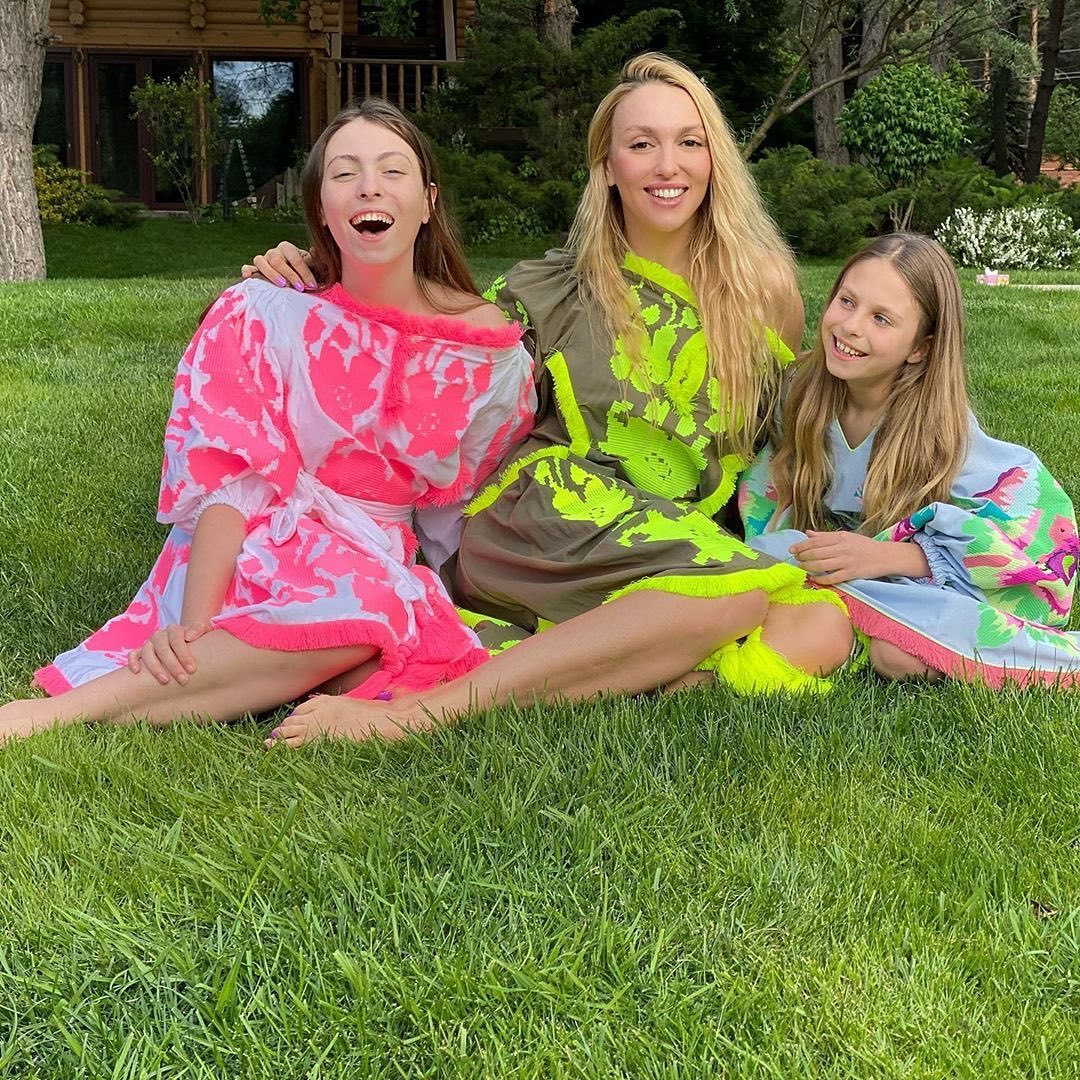 "Це було тяжке рішення": Полякова розповіла, де зараз її молодша донька