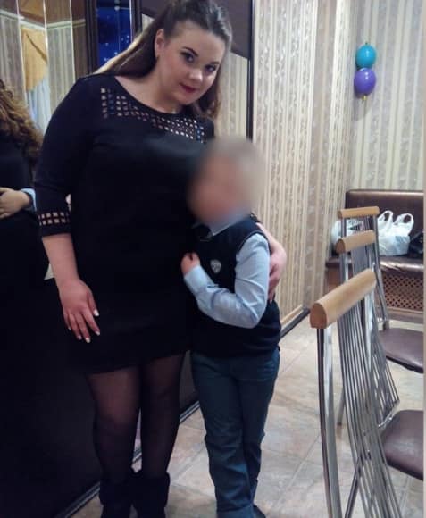 "Сдыхайте, мучайтесь": в сети нашли россиянку, которая хотела вырезать звезды на спинах украинских детей