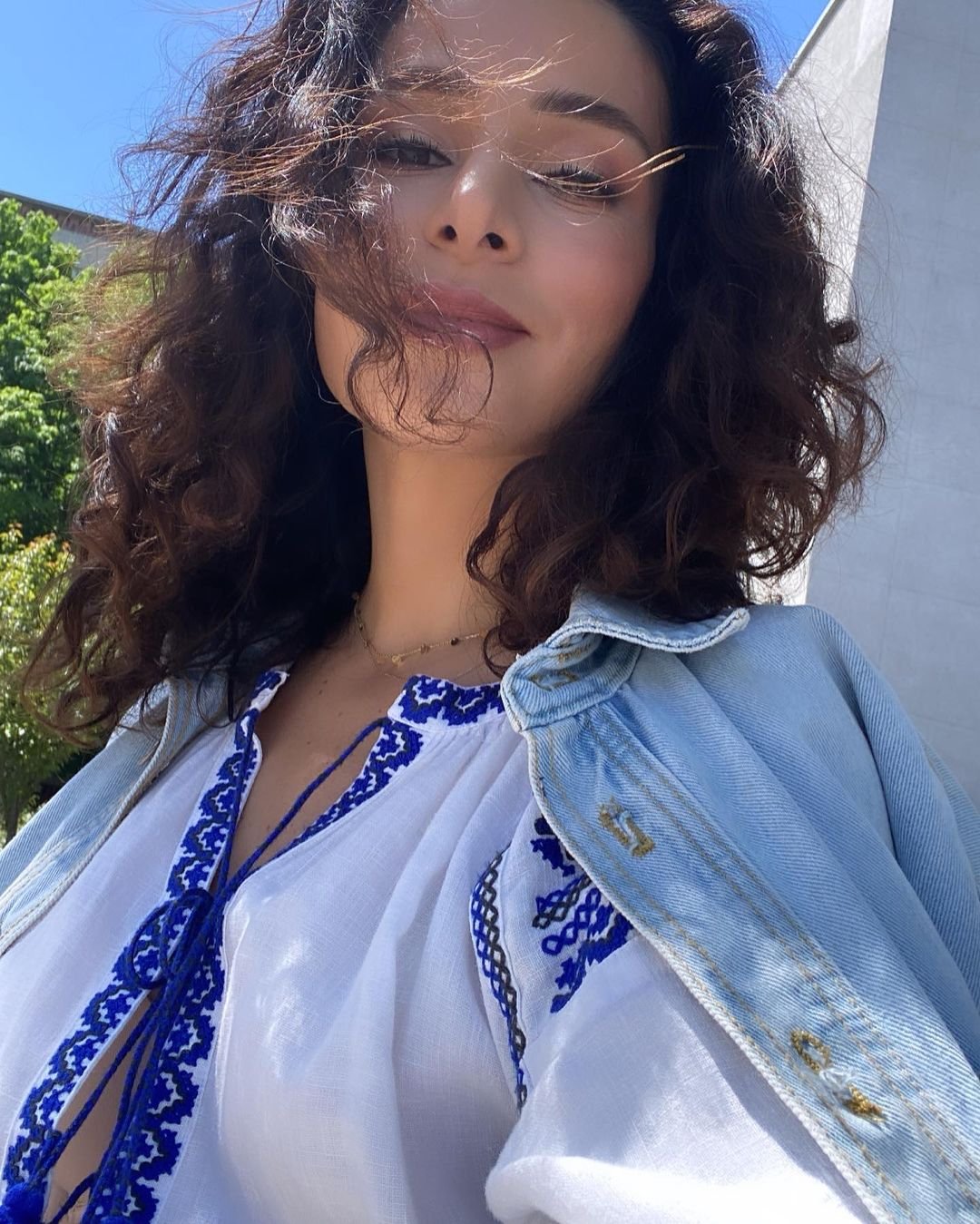 Злата Огневич рассказала, как ее отец в Харькове оперирует раненых: "Я им очень горжусь"