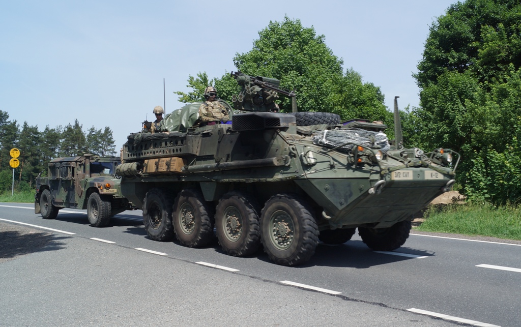 БТРи Stryker та нові ракети для HIMARS: що відомо про зброю, яку може отримати Україна