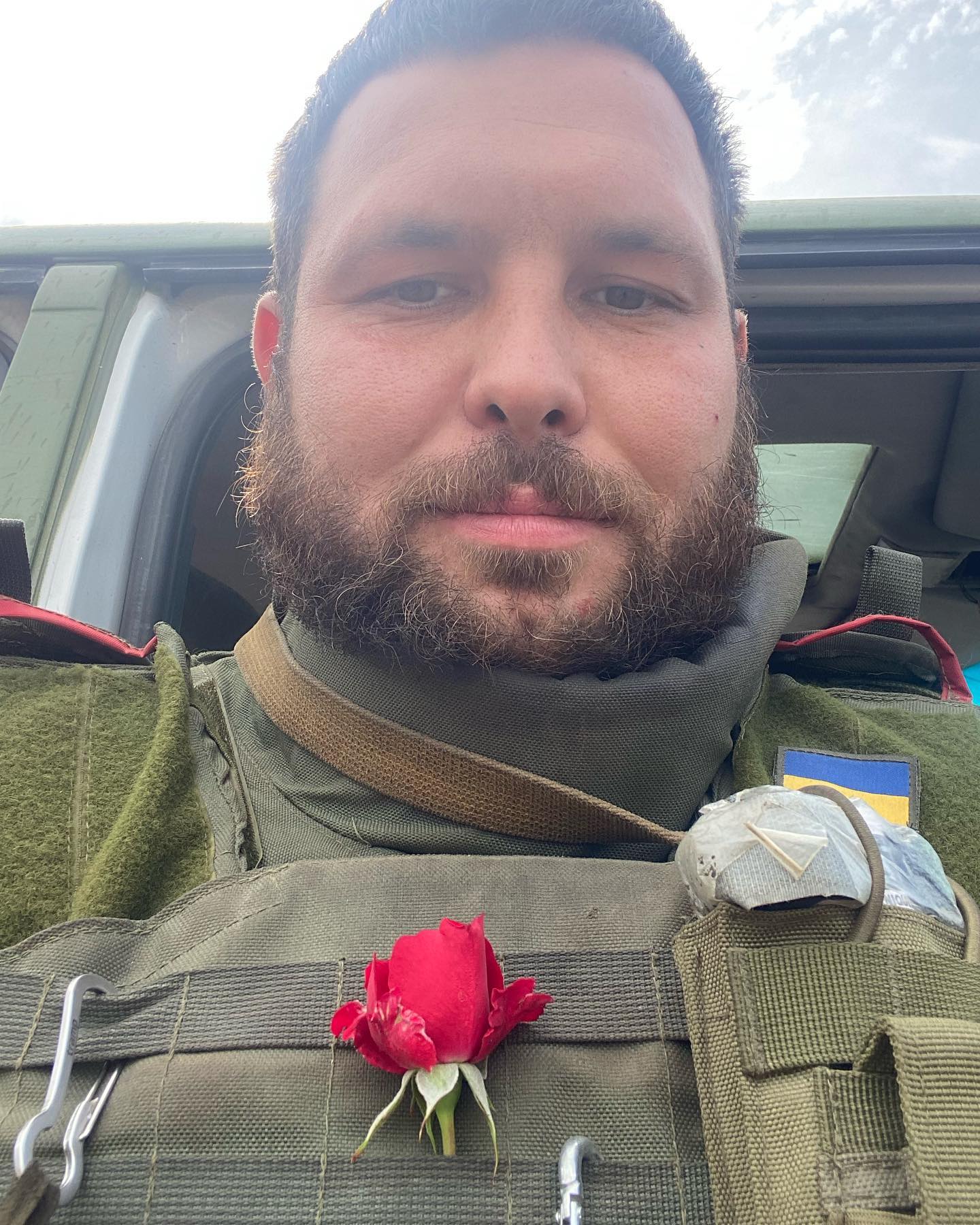 "У наших справах наша слава". Історії військового, медика та волонтерки, які добровільно стали на захист України