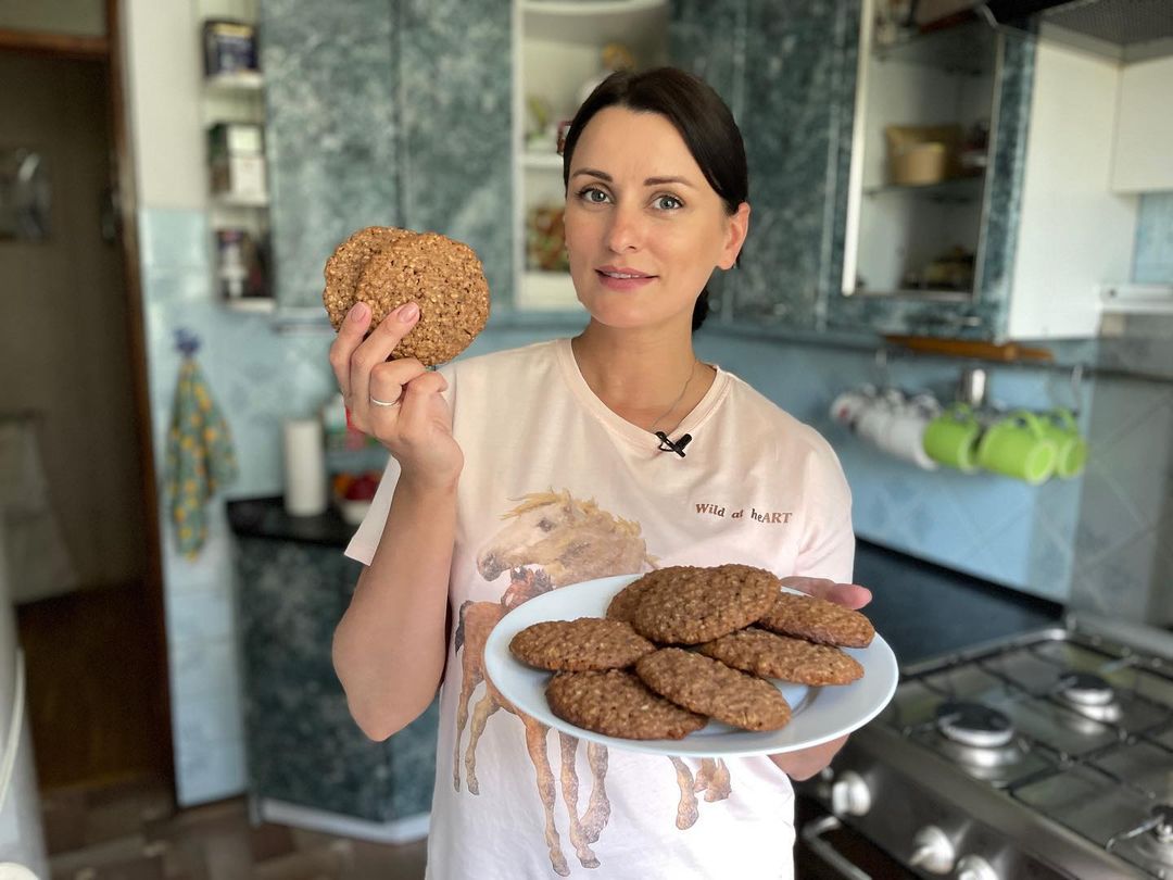 Готовим вкусное и питательное овсяное печенье: простой рецепт от известного кулинара