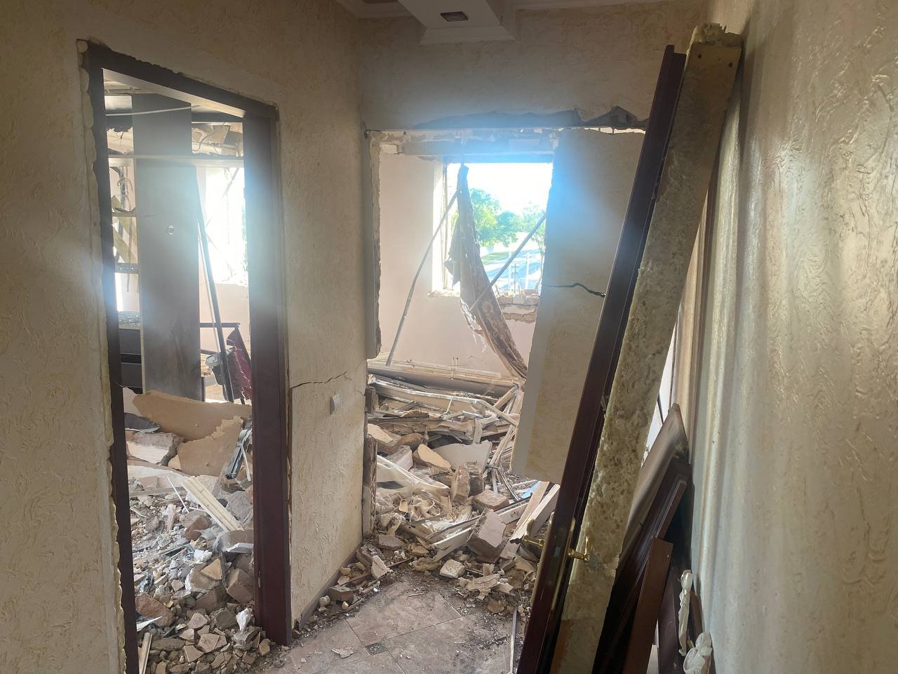 Мама, это реальность? Семья из Харькова убежала от войны на запад и там попала под ракетный обстрел