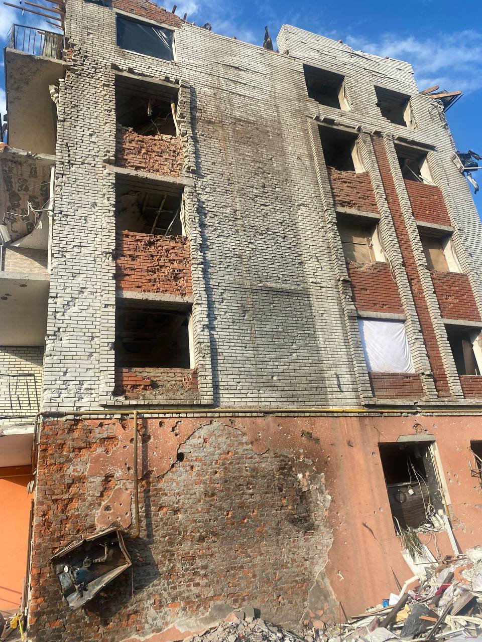 Мама, это реальность? Семья из Харькова убежала от войны на запад и там попала под ракетный обстрел