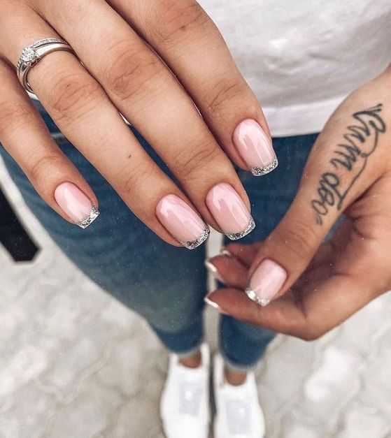 Просто і зі смаком: тренди манікюру на осінь 2022