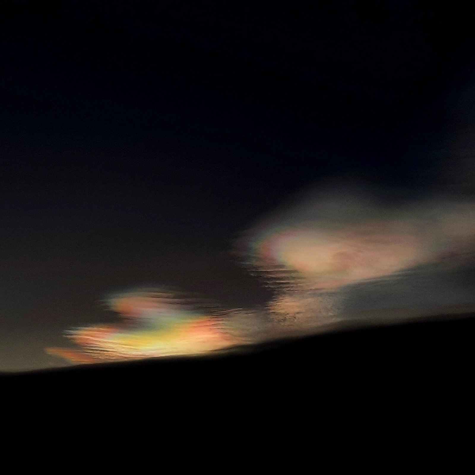 Украинские полярники показали невероятной красоты явление: эти фото завораживают