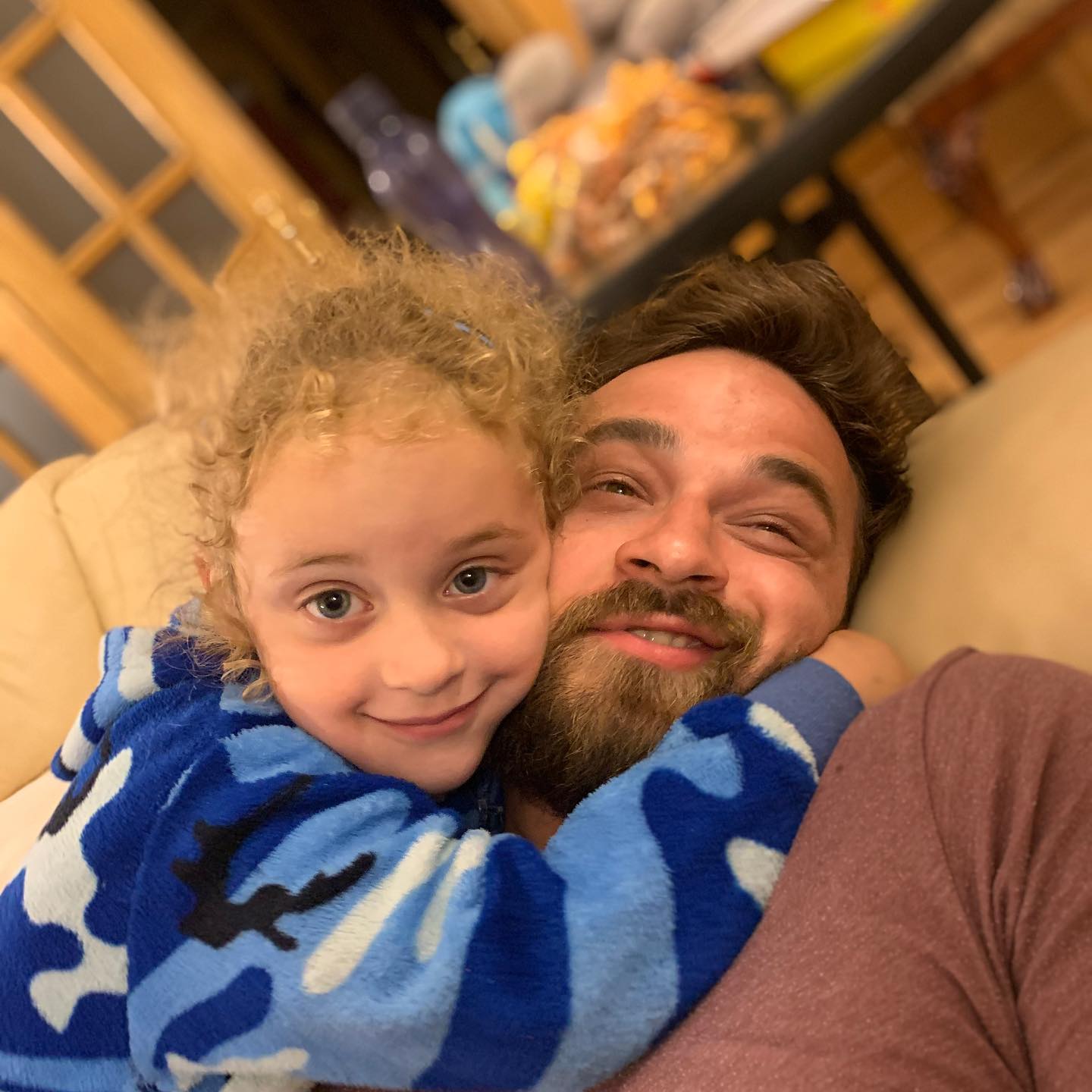 "Это моя вина": актер-воин вспомнил, как дочь просила его говорить по-русски