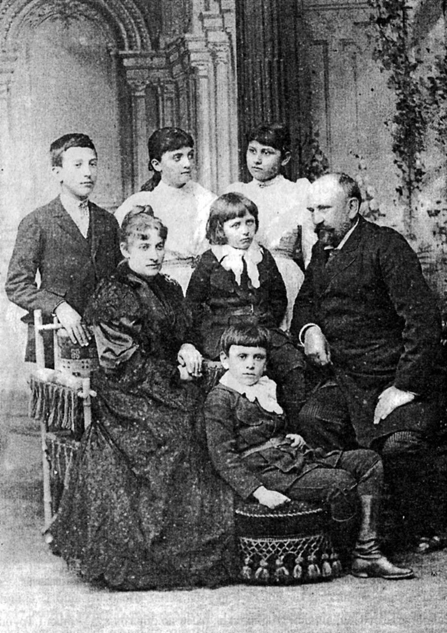 Мода барикад. Як одяг ставав голосом протесту в Україні і світі