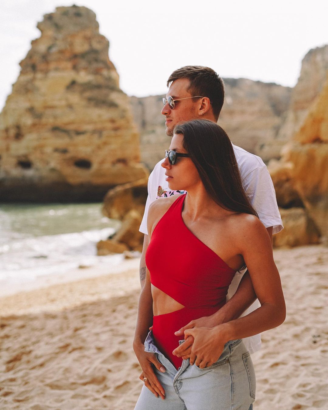 Марина Бех-Романчук поздравила любимого с днем рождения горячими фото: "один из самых прекрасных дней"