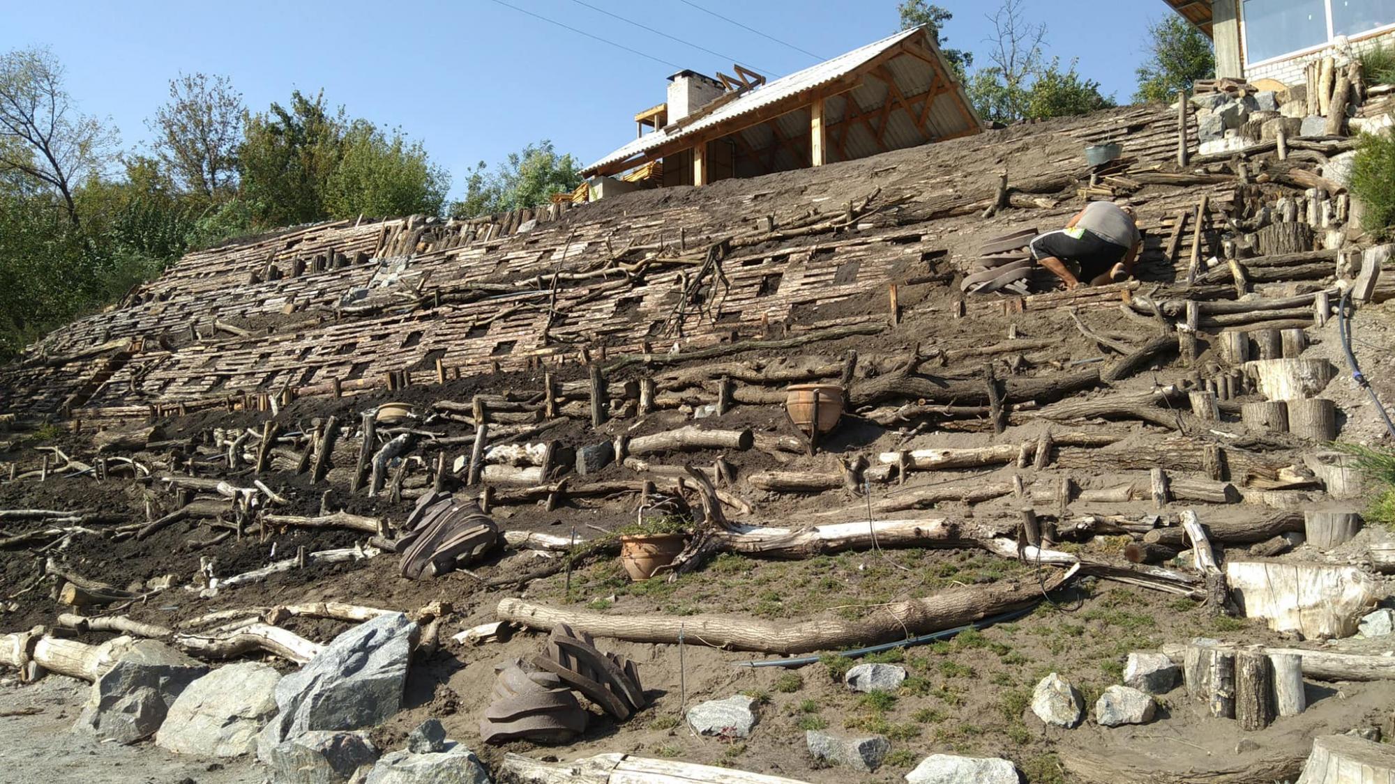 Краса з руїн. Як Сергій Горбань перетворив сміттєзвалище на сад прямо у центрі міста