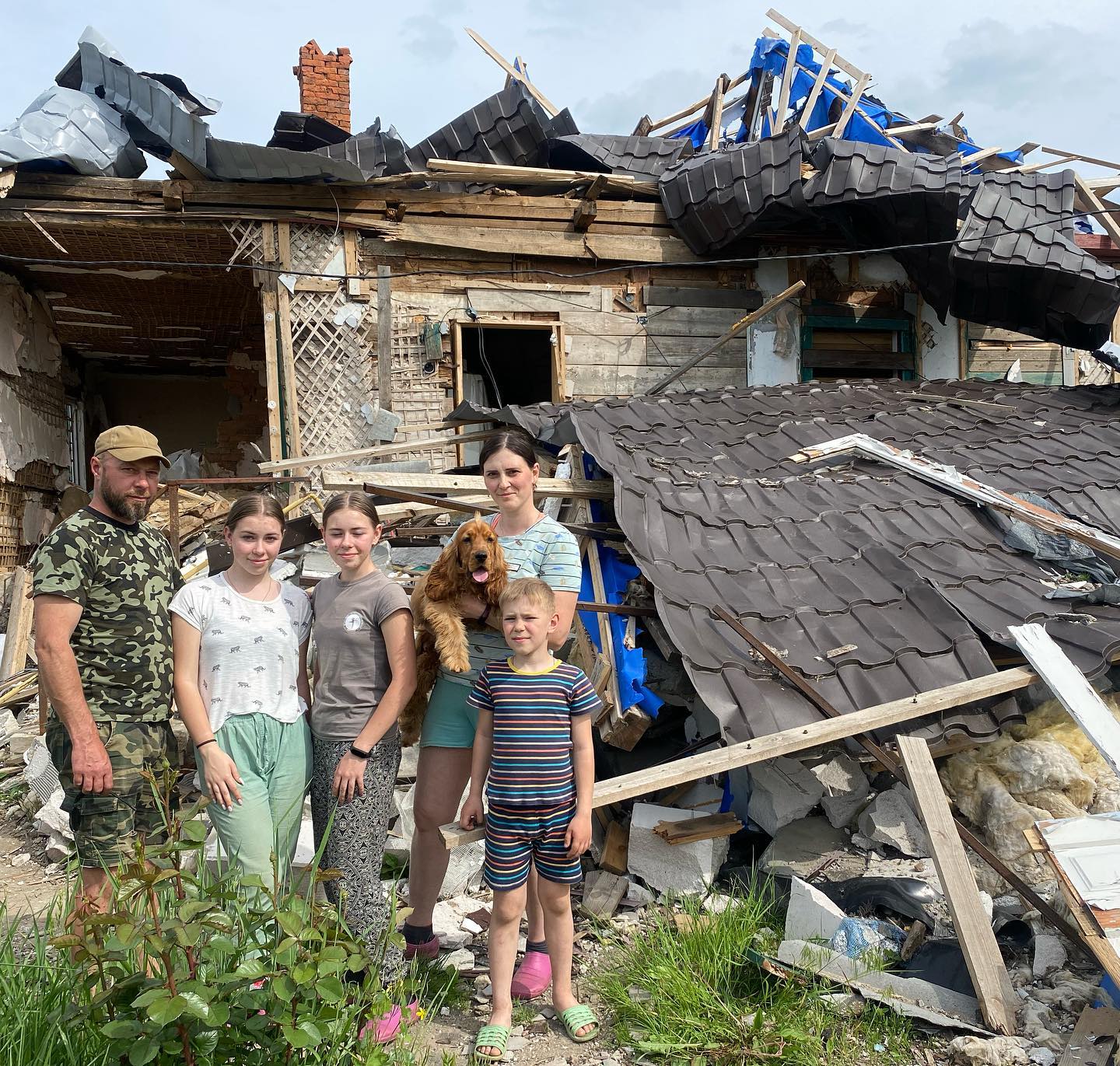 В США школьники собрали деньги на модульные дома для украинцев, и приехали в Макаров для установки