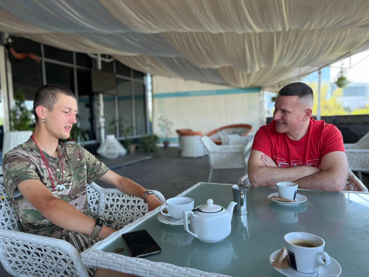 Официант из Киева пешком дошел до Запорожья, чтобы собрать миллион для ВСУ: история путешествия волонтера