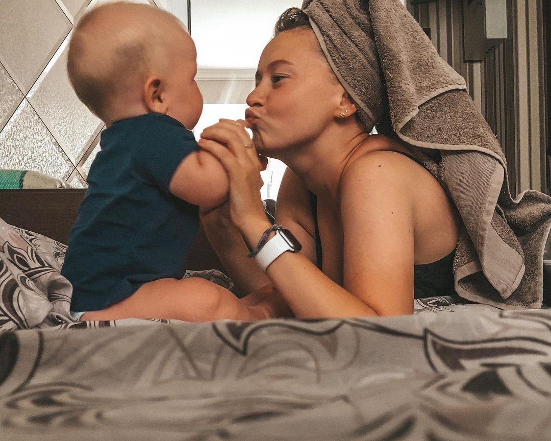 Скрывают правду: в каком состоянии девушка, которая потеряла сына и мужа в Днепре