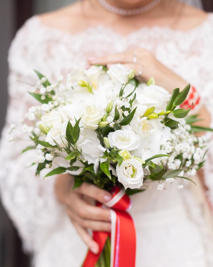 Возлюбленная автора "Орла и решки" тронула постом об их свадьбе: "весной я стала сиротой, летом - женой"