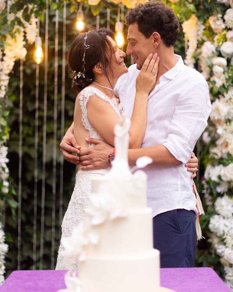 Возлюбленная автора "Орла и решки" тронула постом об их свадьбе: "весной я стала сиротой, летом - женой"