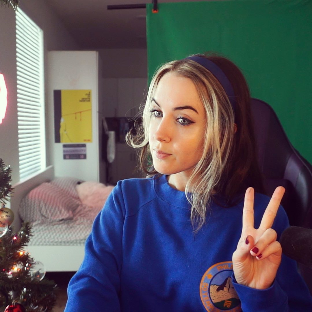 Ця дівчина три роки транслювала своє життя онлайн 24/7: ось як вона виглядає зараз