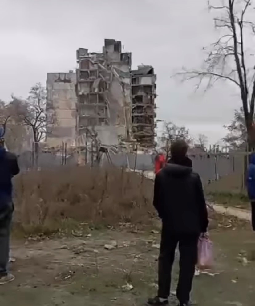 "Ненавиджу!" Бєдняков показав, як окупанти зносять його дім (щемливе відео)