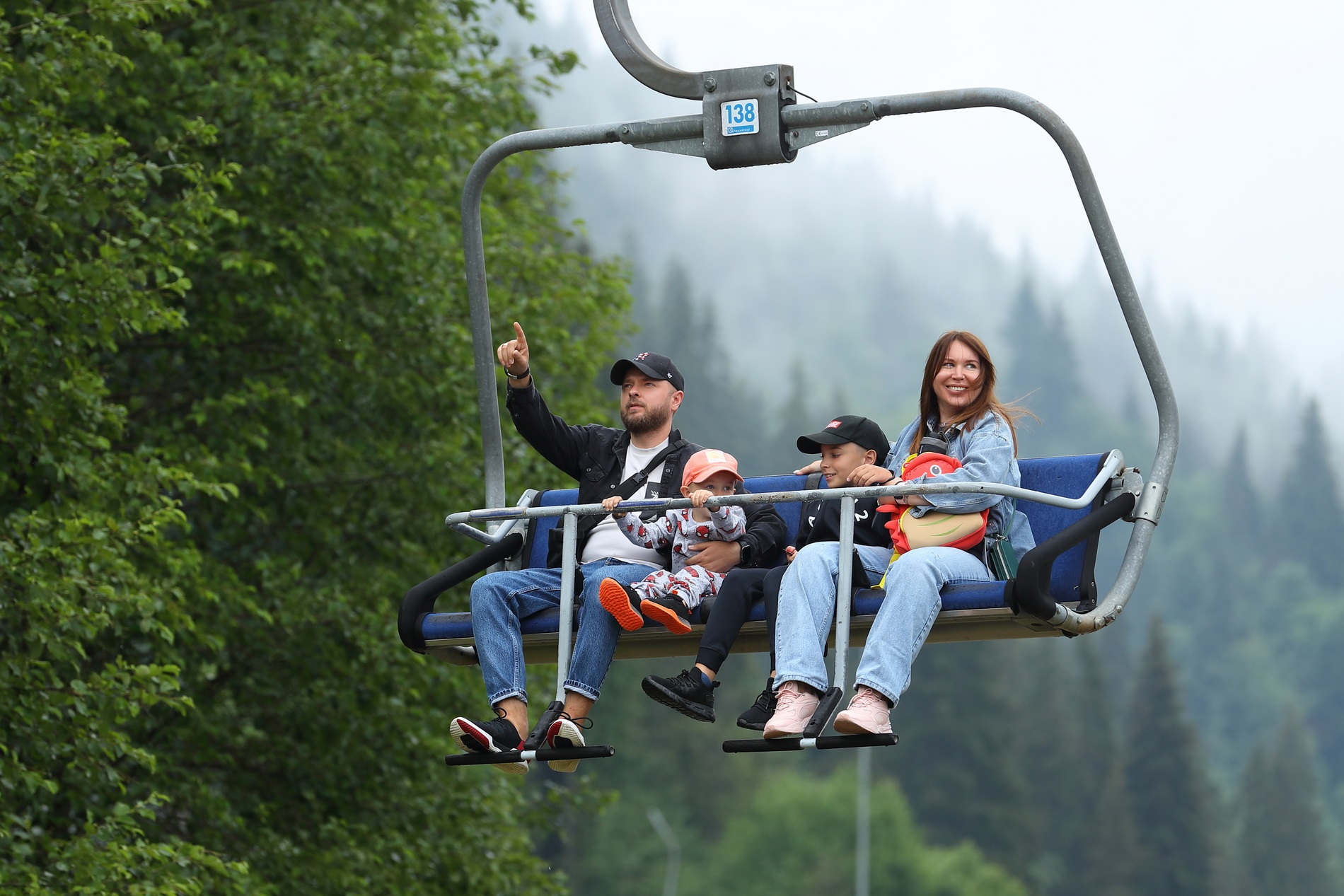 Обзорный подъемник в Буковеле: как и за сколько можно насладиться красотой Карпат