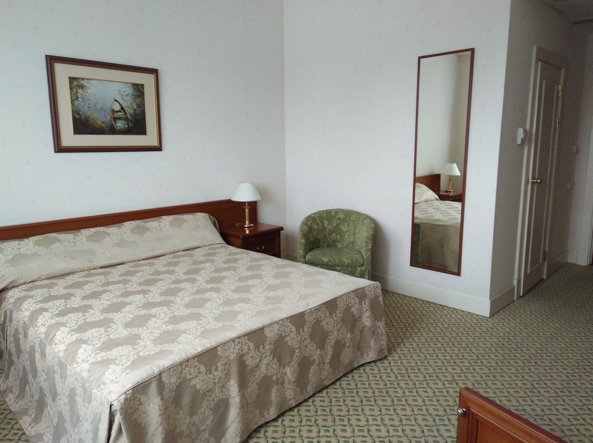 Гостиницу Кучмы, построенную для Путина и Лукашенко, выставили на аукцион: как она выглядит