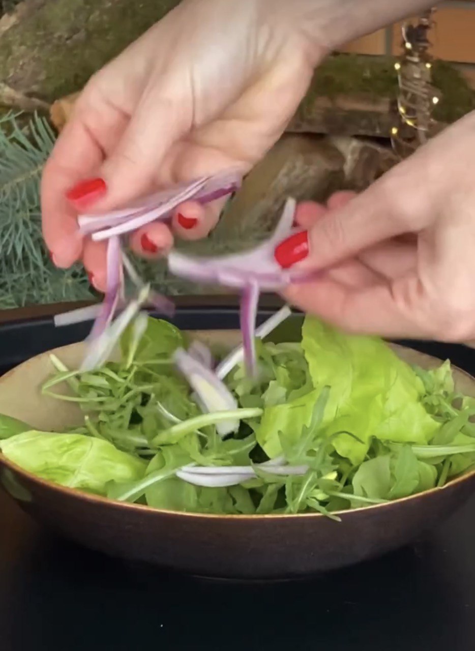 Праздничный салат из свеклы, который можно есть даже ночью