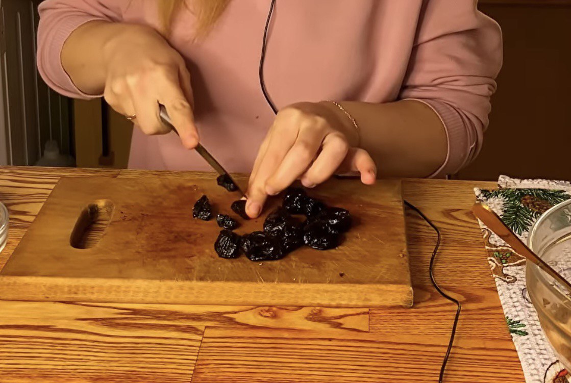 Салат "Ялинка" з куркою та грибами: ця ефектна страва обов'язково має бути на столі