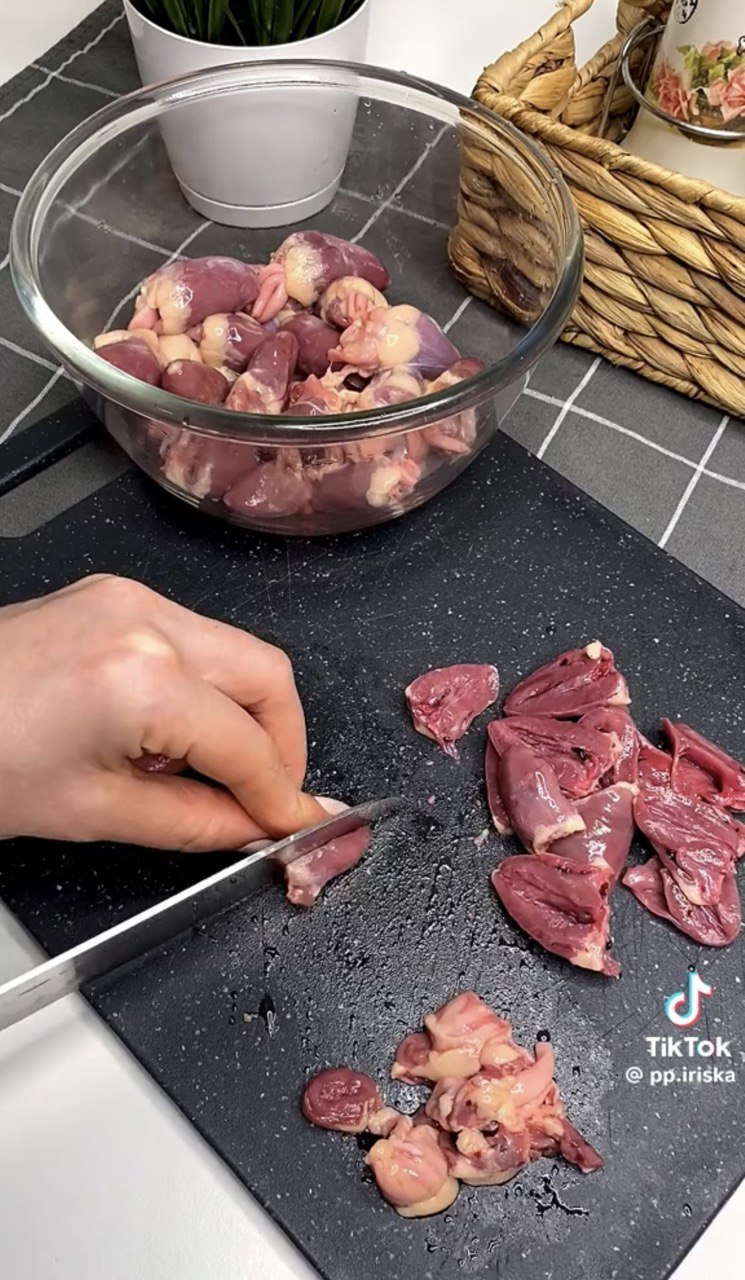 Як приготувати макаронами з курячими сердечками: рецепт смачної і бюджетної вечері