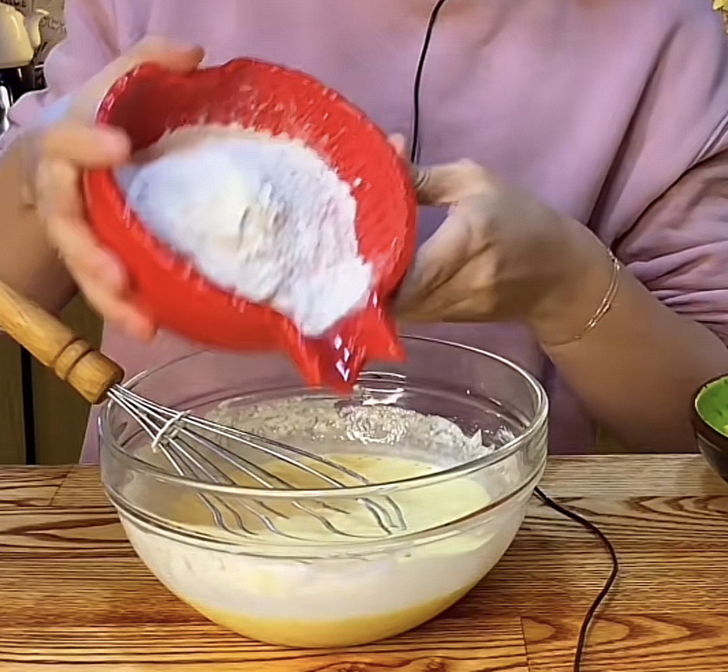 Швидко й дешево: рецепт смачного пирога, який ніколи не набридне