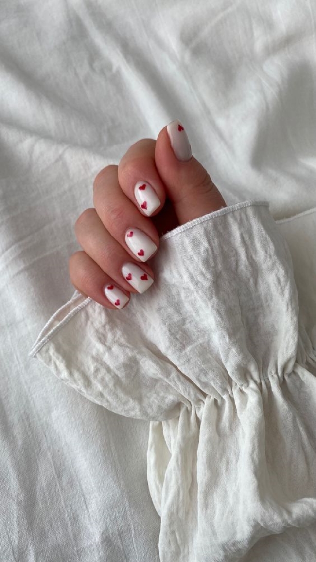 Романтические идеи маникюра ко Дню Святого Валентина (фото)