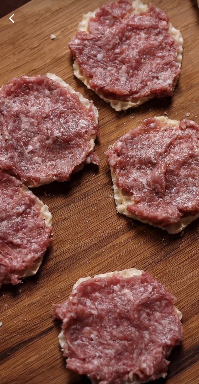 Готовятся быстро и без теста: рецепт вкусных беляшей, которые понравятся всем