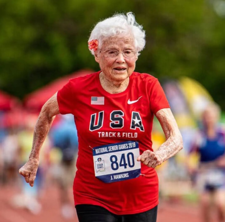 Її називали "Ураган". 108-річна бігунка поділилася своїм "чарівним" секретом довголіття