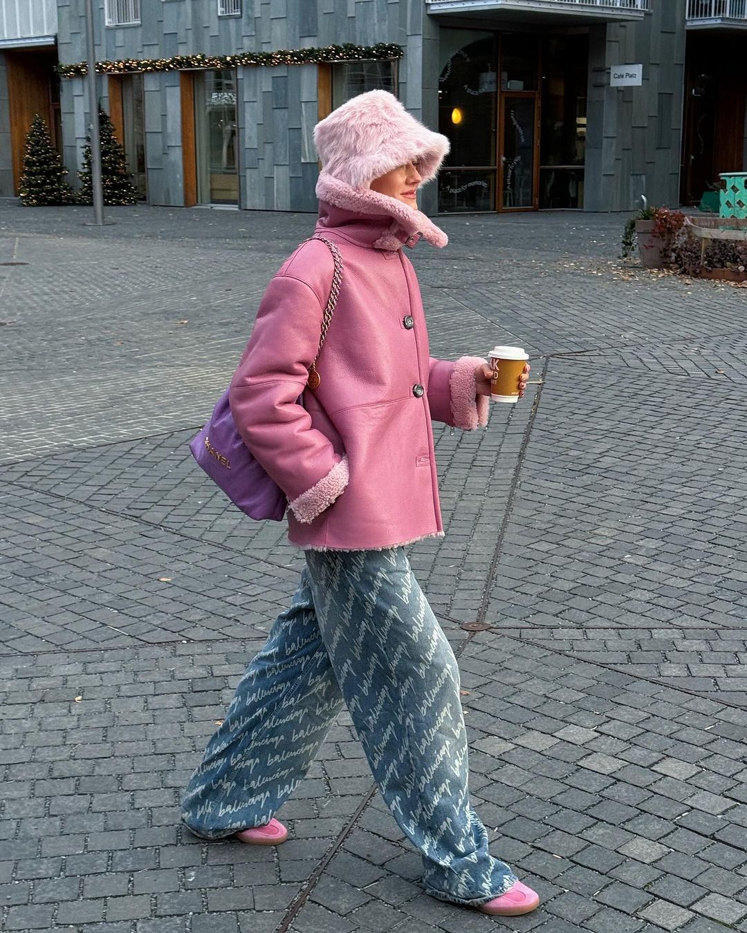 Як модно одягатися взимку: топ-5 трендових речей, які варто додати в свій гардероб у 2025 році