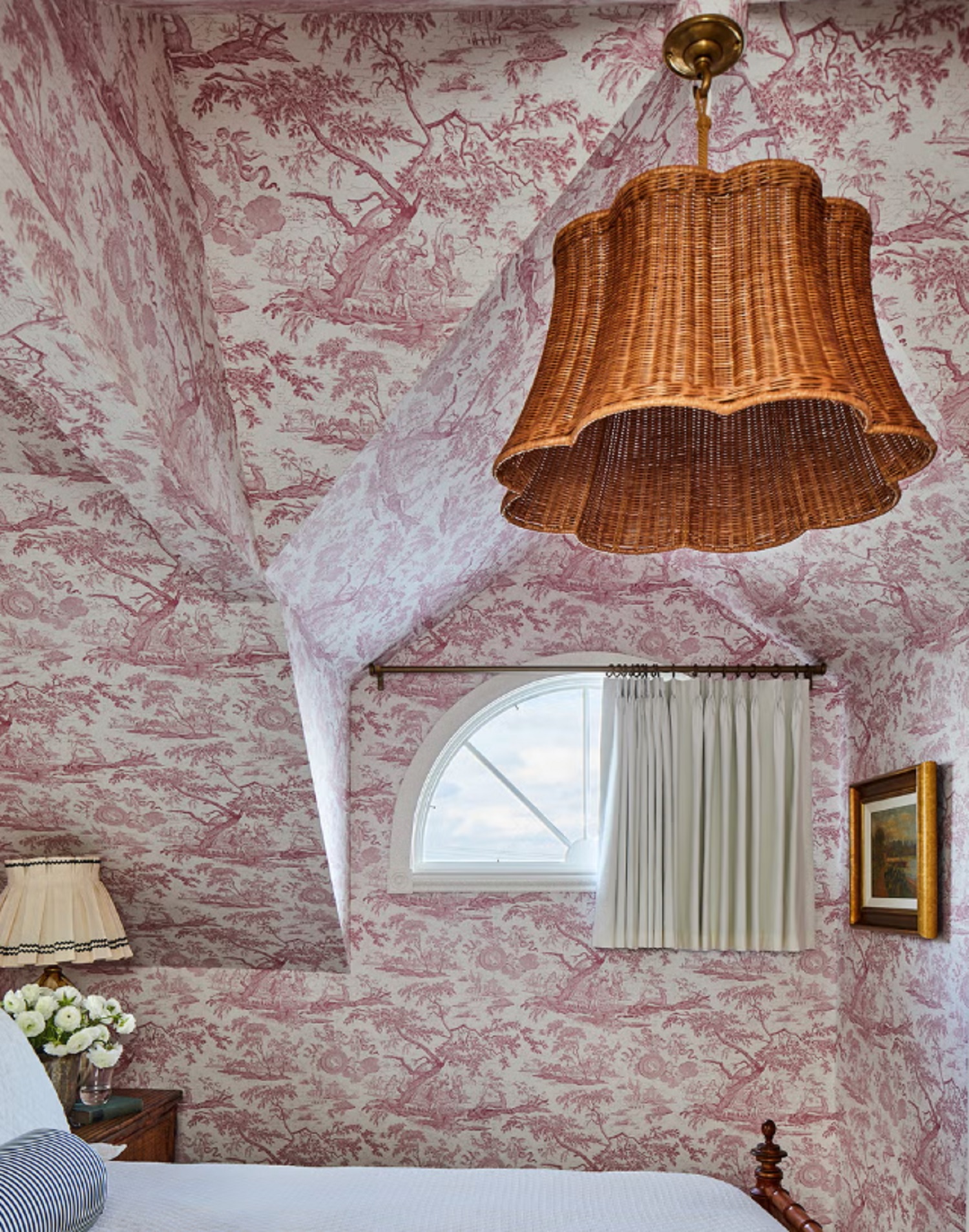 Лучшие тренды в дизайне спален в 2025 году по мнению дизайнеров (фото)