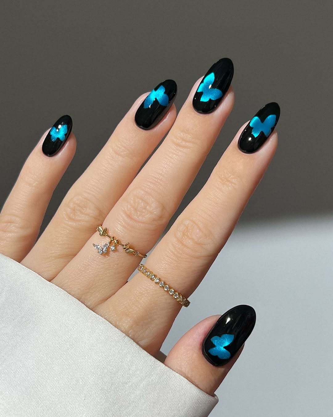 Метелики на нігтях - найгарячіший весняний тренд манікюру, який підкорює модниць у всьому світі