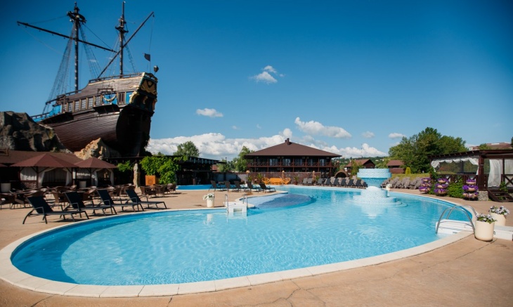 Сгорел дотла. Как выглядит известный комплекс Bartolomeo после атаки на Днепр