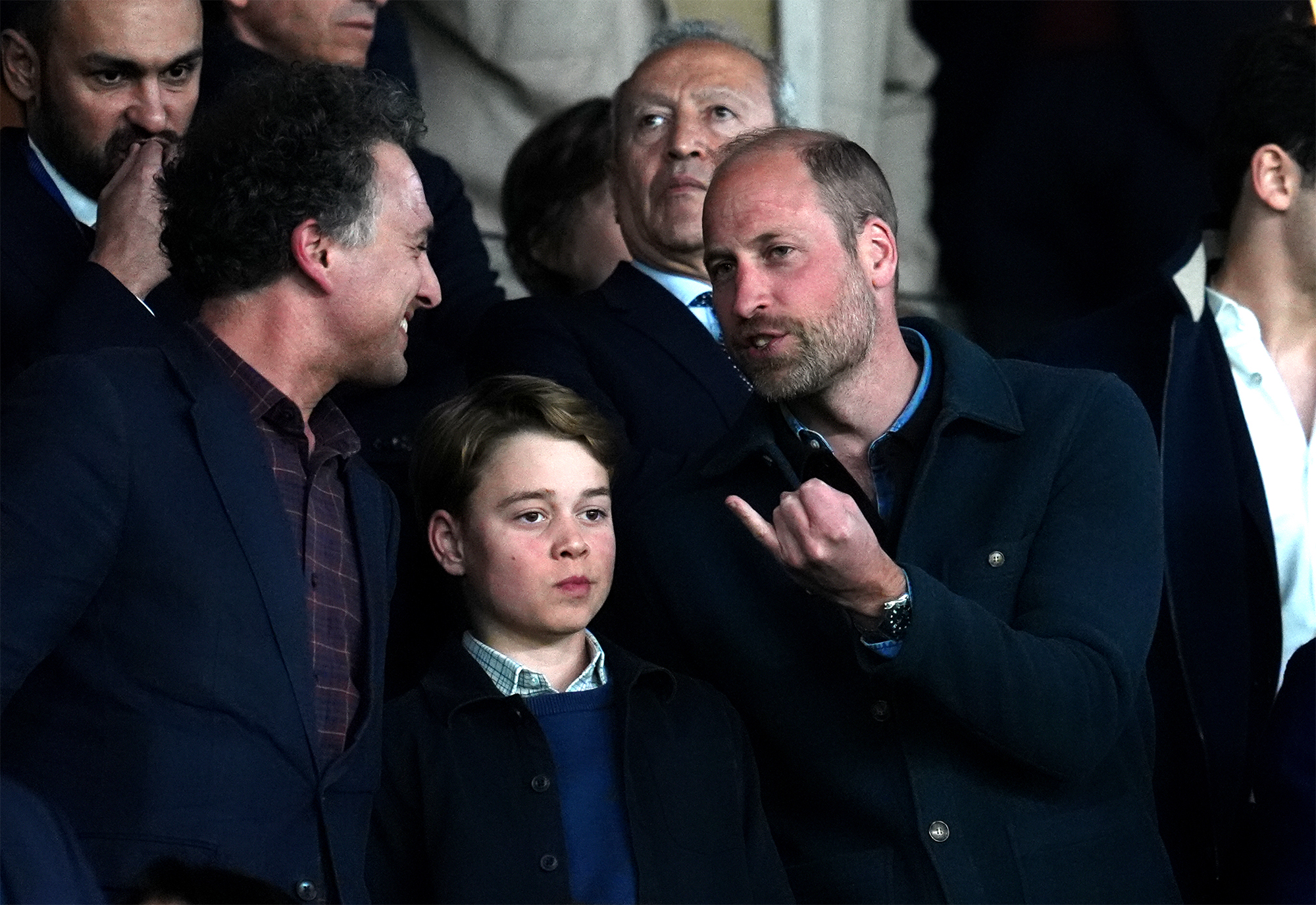 Принц Джордж во время редкостного выхода поразил сходством с папой (фото)