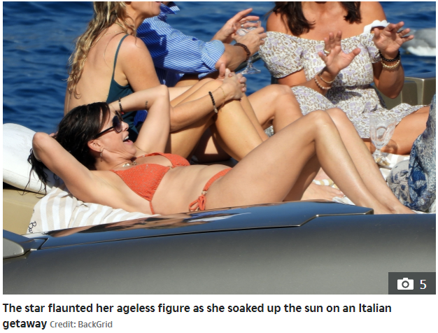 48-летняя поп-дива, снимавшая клип в Киеве, восхищает природной красотой без макияжа в бикини (фото)